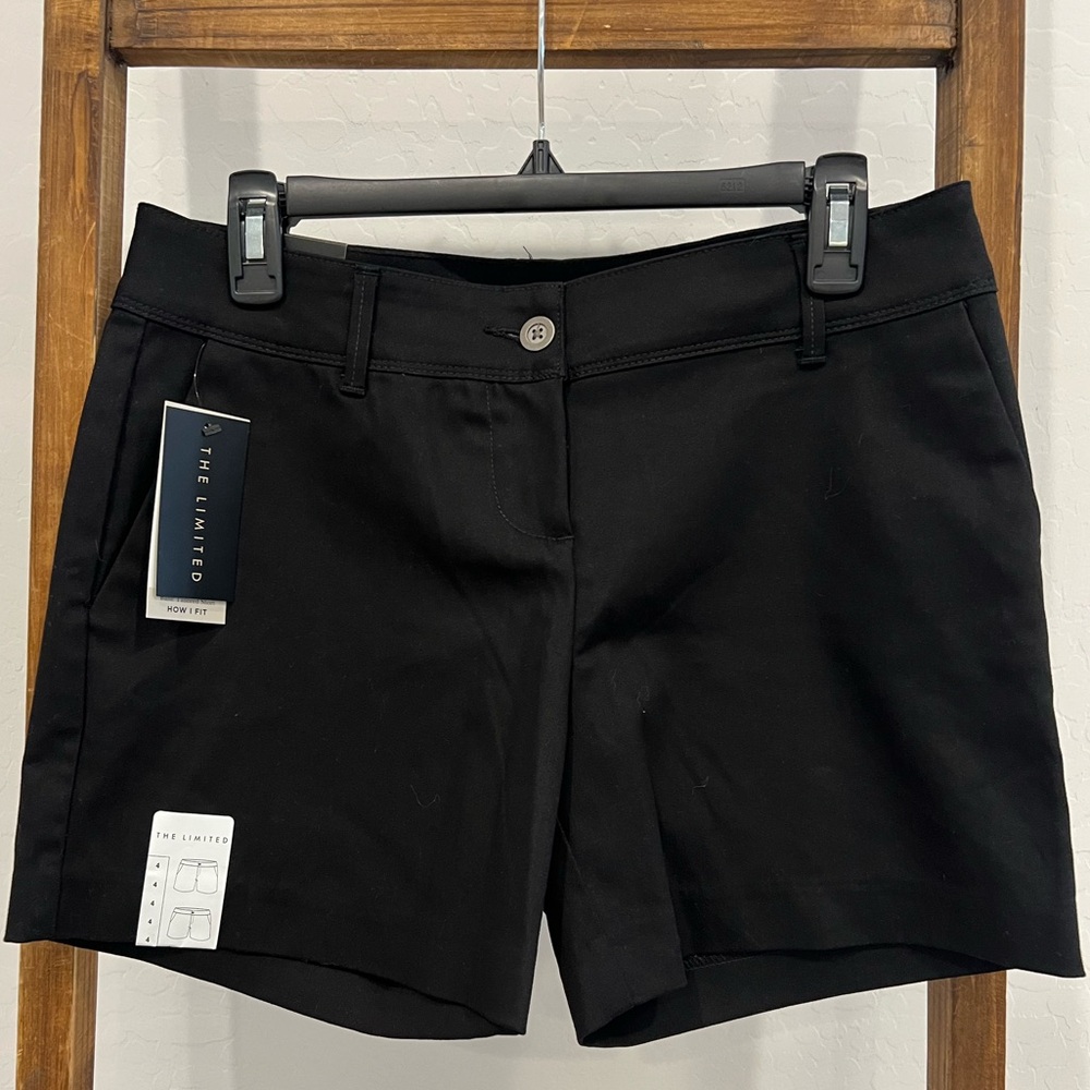 NWT The Limited Black Basic Tailored Trouser Shorts Size 4 stretch
